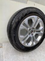 Range Rover Evoque Genuine Alloy Wheel & Pirelli Scorpion Tyre 235/60 18 Inch* - Image 2