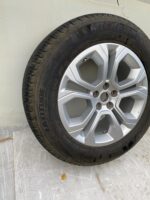 Range Rover Evoque Genuine Alloy Wheel & Michelin Latitude Tyre 235/60 18 Inch - Image 2
