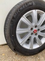 Jaguar E Pace X540 Genuine Alloy Wheel & Michelin Latitude Tyre 235/60 18 Inch - Image 2