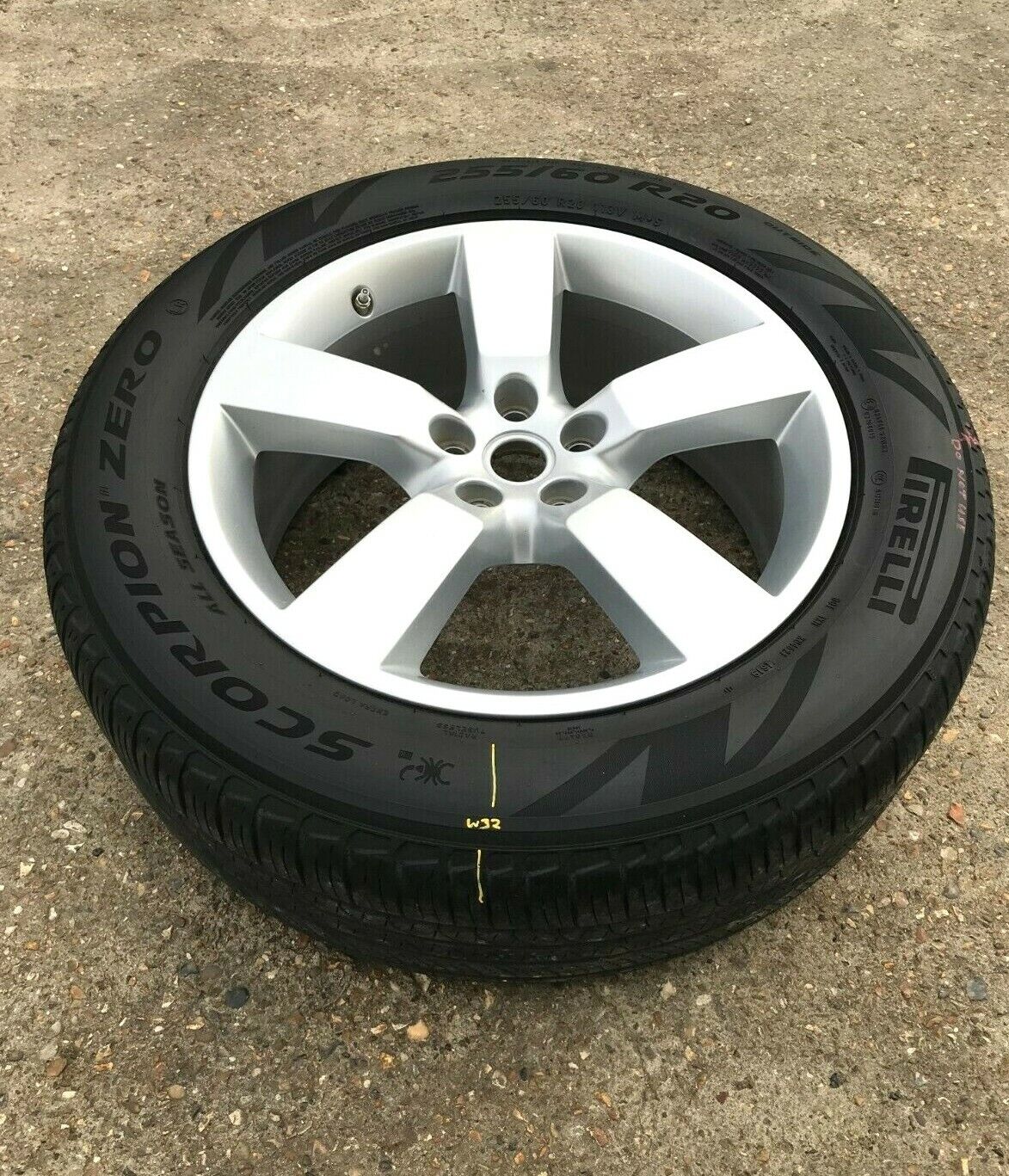 W32 Land Rover Defender 1x 255/60 R20 Inch Alloy Wheel Pirelli Scorpion Zero A/S Main Image W32 Land Rover Defender 1x 255/60 R20 Inch Alloy Wheel Pirelli Scorpion Zero A/S - Image 1