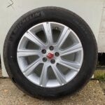 Jaguar E Pace X540 Genuine Alloy Wheel & Michelin Latitude Tyre 235/60 18 Inch *