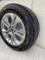 Range Rover Evoque Genuine Alloy Wheel & Pirelli Scorpion Tyre 235/60 18 Inch - Image 3