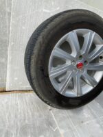 Jaguar E-Pace X540 Genuine Alloy Wheel & Michelin Latitude Tyre 235/60 18" Inch - Image 2