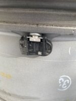 J8A21007EB Range Rover Velar 20 Inch Genuine Alloy Wheel Dark Grey TPMS Sensor/ - Image 2