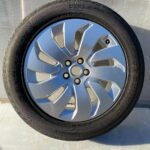 Land Rover Discovery 5 Alloy Wheel & Continental Tyre 235/60 20 Inch HY321007PA
