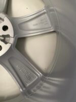 New LR091536 Range Rover Velar 19" X 8.5 - 5 Spoke Style 5046 Silver Alloy Wheel - Image 6