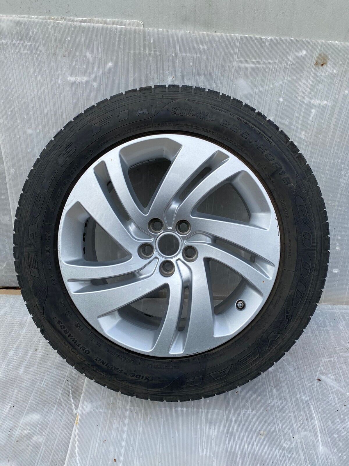 Rover Evoque L551 Genuine Alloy Wheel & Goodyear Tyre 235/60 18" Inch K8D21007CA Main Image Rover Evoque L551 Genuine Alloy Wheel & Goodyear Tyre 235/60 18" Inch K8D21007CA - Image 1