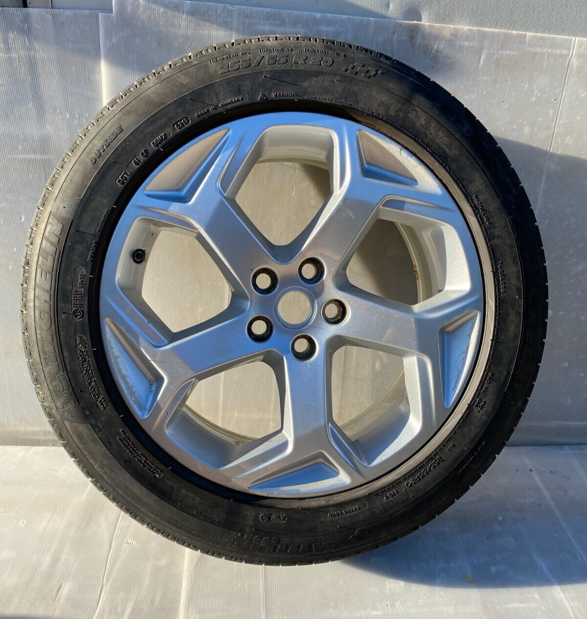 LR Range Rover Sports Alloy Wheel & Continental Tyre 255/55 20" Inch JK621007AA Main Image LR Range Rover Sports Alloy Wheel & Continental Tyre 255/55 20" Inch JK621007AA - Image 1