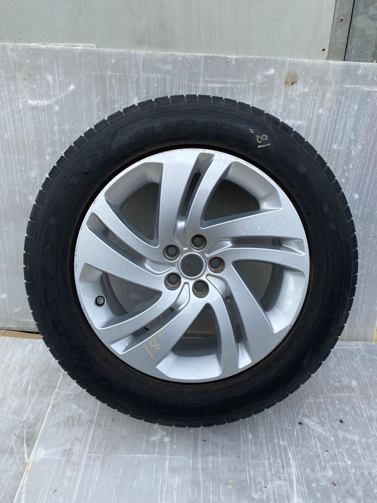 Rover Evoque L551 Genuine Alloy Wheel & Goodyear Tyre 235/60 18" Inch K8D21007CA Main Image Rover Evoque L551 Genuine Alloy Wheel & Goodyear Tyre 235/60 18" Inch K8D21007CA - Image 1