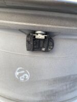 J8A21007EB Range Rover Velar 20 Inch Genuine Alloy Wheel Dark Grey TPMS Sensor / - Image 6