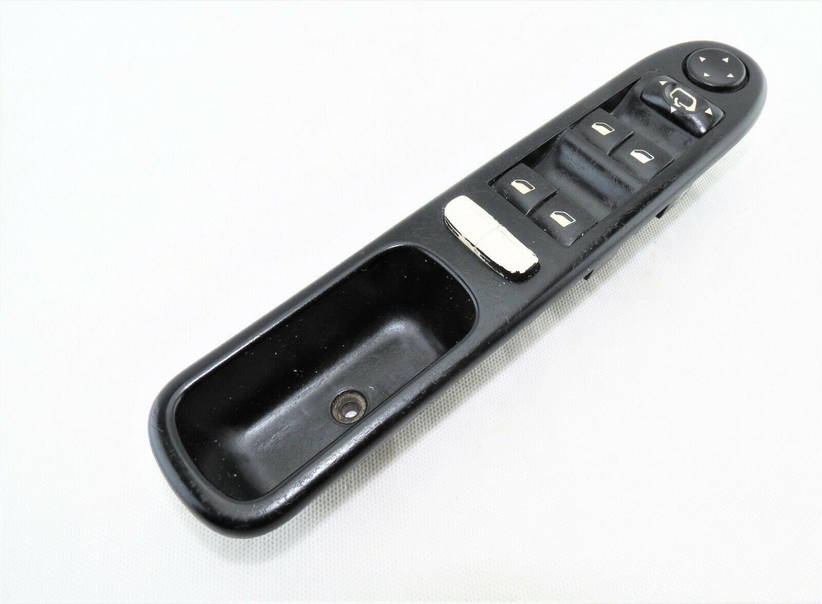 96498420XT Peugeot 307 Genuine Right Side Electric Window Switch Main Image 96498420XT Peugeot 307 Genuine Right Side Electric Window Switch - Image 1