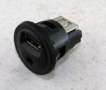 96647952XT Peugeot Citroen  Genuine Audio AUX In + USB Socket Connection - Image 3